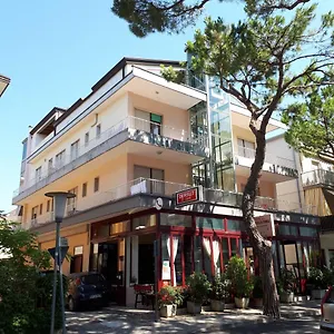 hotel-villa-dina.hotelslidodijesolo.com/